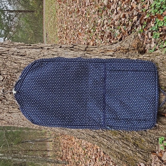 VERA BRADLEY. Paisley. Navy Blue. Floral. Garment Bag. Like New Condition! - Picture 6 of 16